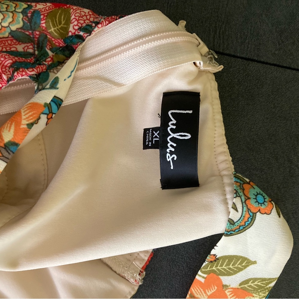Lulu's Cream Floral Maxi Dress with Red, Orange & Green Accents - Picture 4 of 9